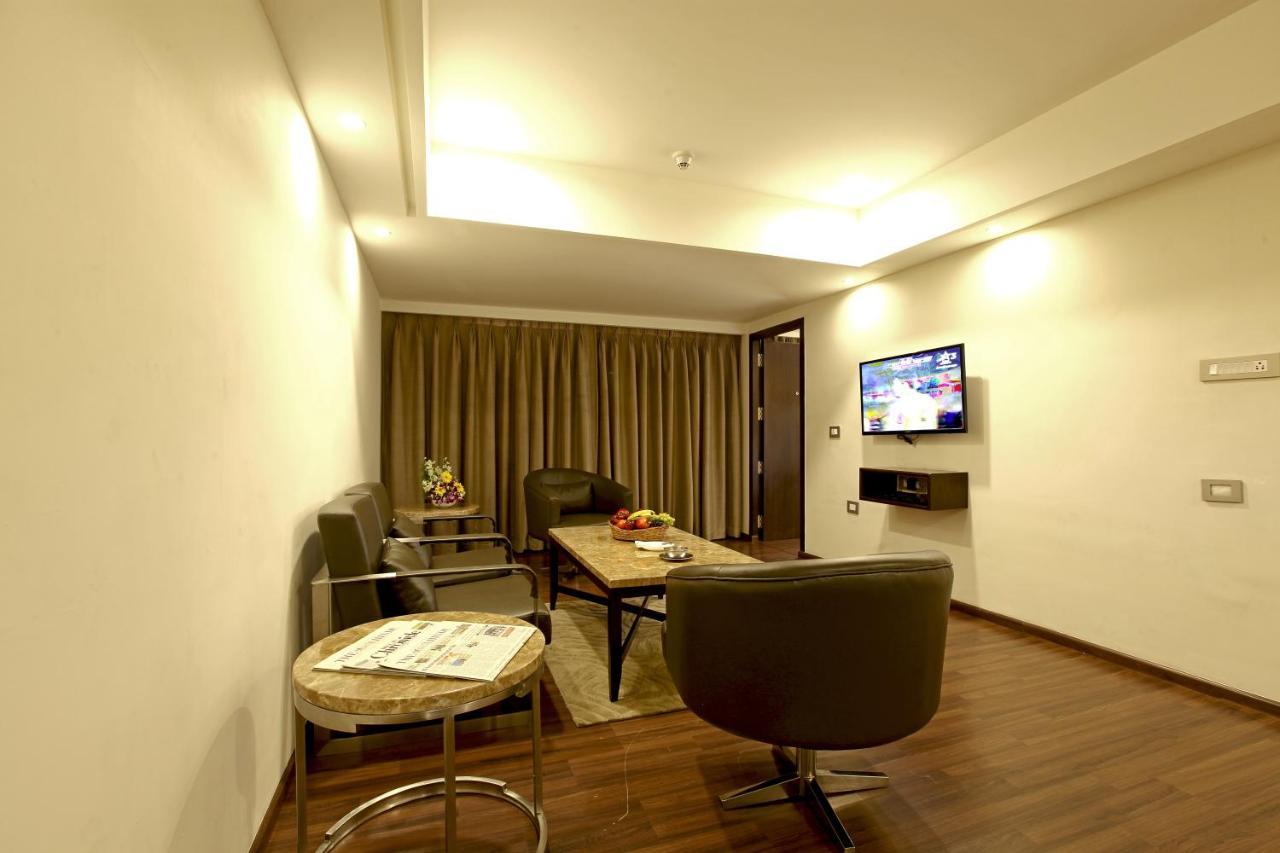 Goutham Grand Hotel Tenali Exterior photo