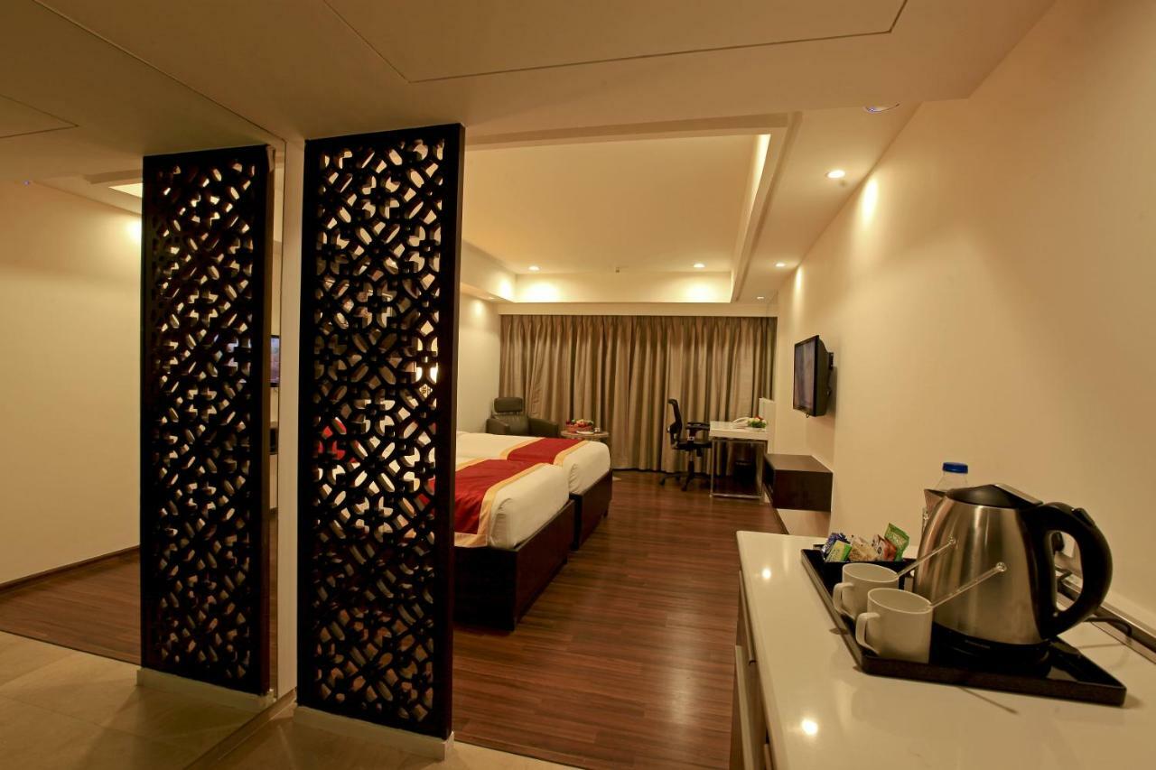 Goutham Grand Hotel Tenali Exterior photo